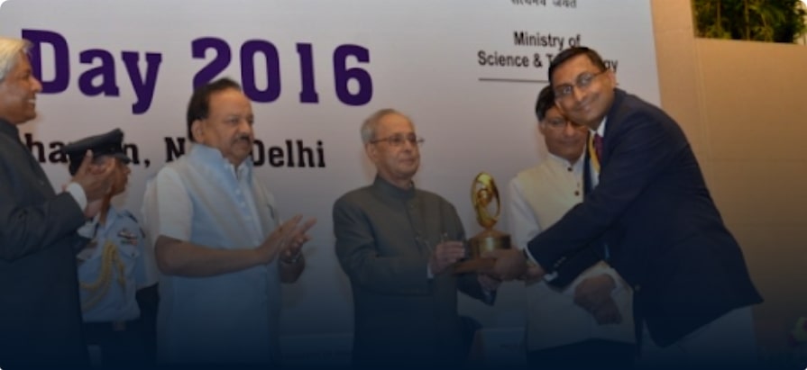 r V Premnath receiving the National Award for TBI 2015 from the President of India